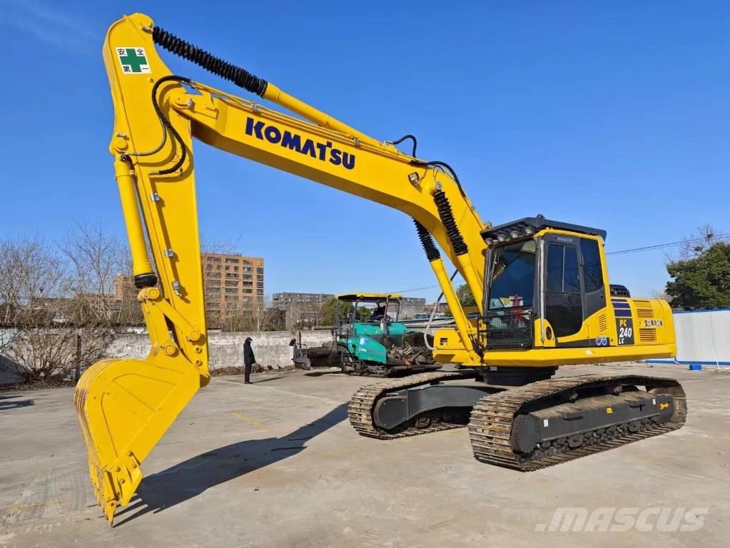 Komatsu PC 240-8 大型油圧ショベル12t以上（パワーショベル・ユンボ）