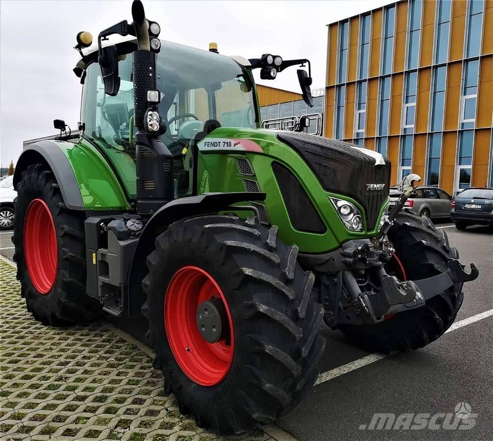 Fendt 718 Vario トラクター
