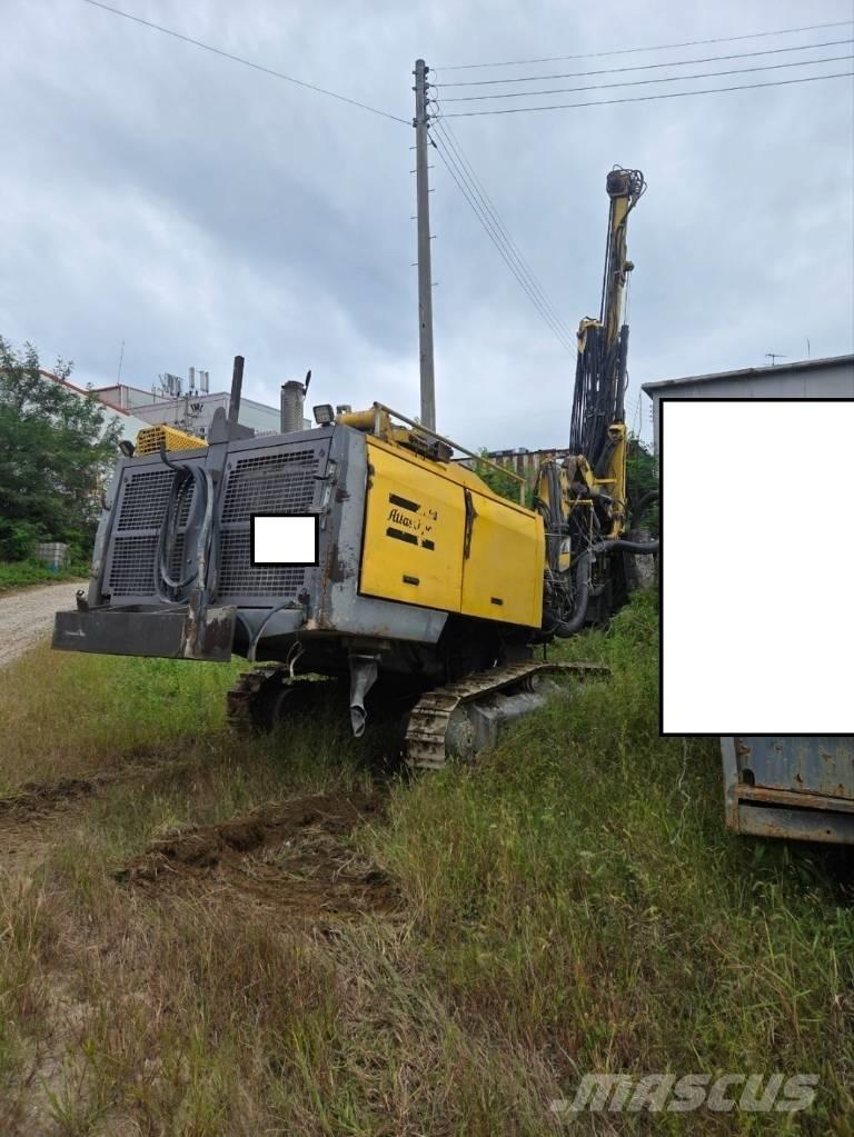 Atlas Copco ROC F9 サーフェイスドリルリグ