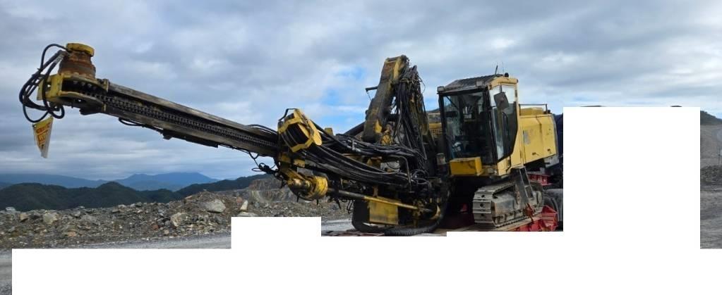 Atlas Copco ROC F9 サーフェイスドリルリグ