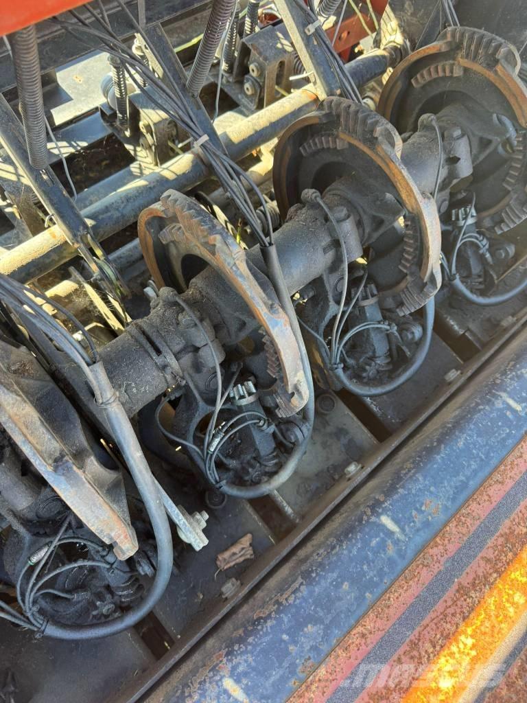 Hesston 4880 スクエアベーラー