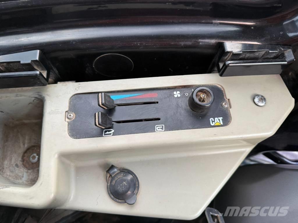 CAT 305 E CR ミニ油圧ショベル 7t以下（ミニユンボ・ミニディガー）
