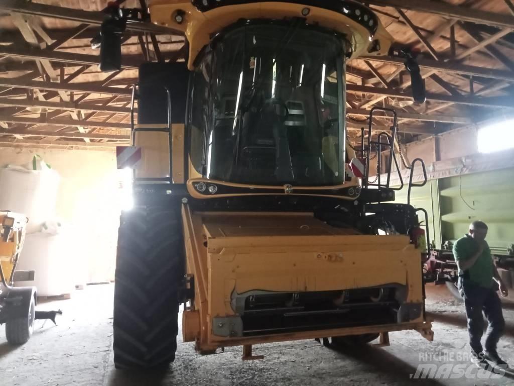 New Holland CX 8.70 コンバイン