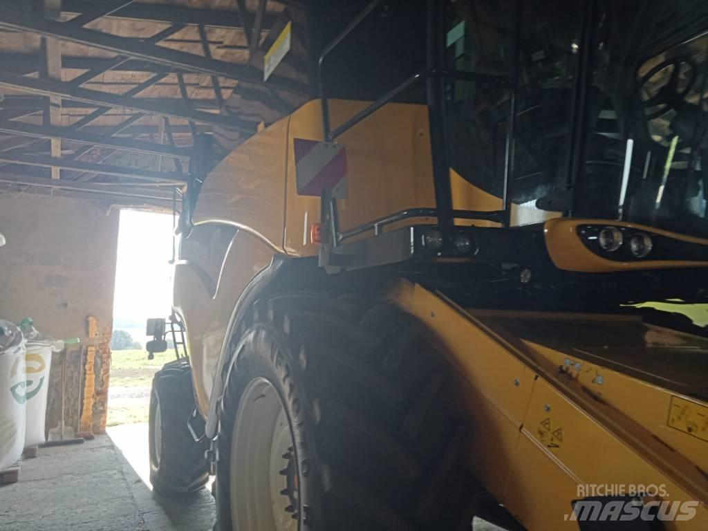 New Holland CX 8.70 コンバイン