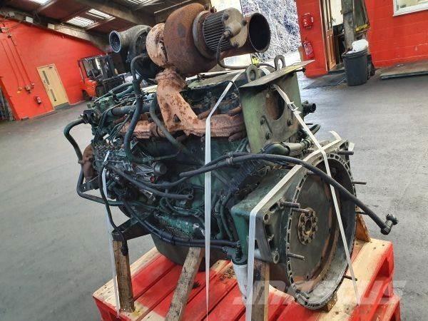 Volvo D7C215 エンジン