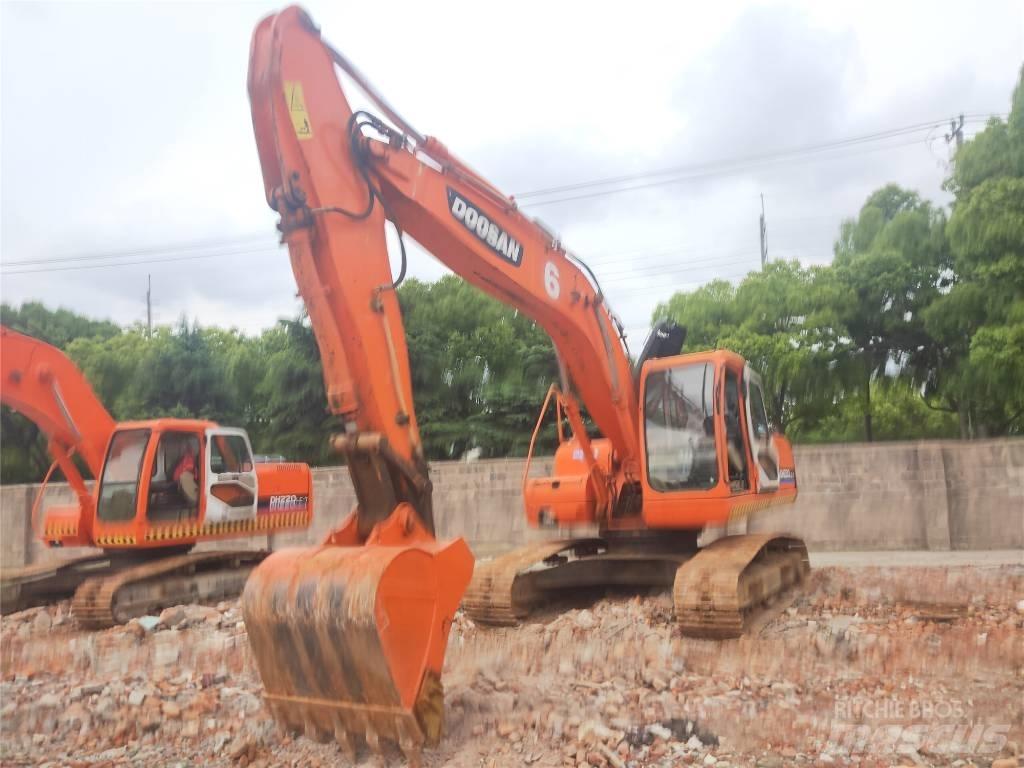 Doosan DH 220 LC-7 大型油圧ショベル12t以上（パワーショベル・ユンボ）