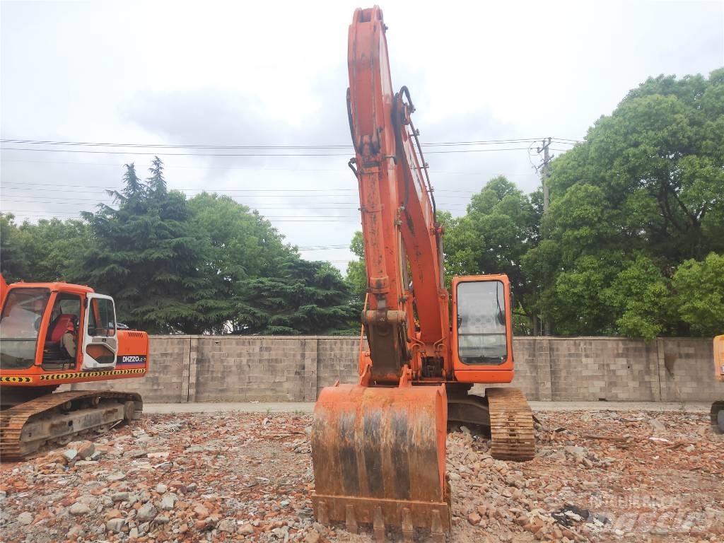 Doosan DH 220 LC-7 大型油圧ショベル12t以上（パワーショベル・ユンボ）