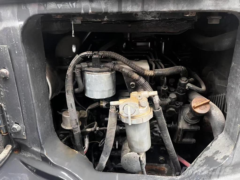 Komatsu PC 35 MR ミニ油圧ショベル 7t以下（ミニユンボ・ミニディガー）