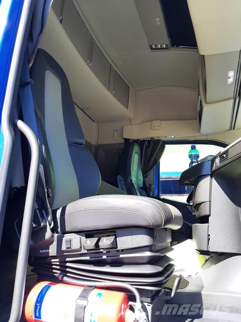 Volvo FH 13 キャブ付きシャーシ