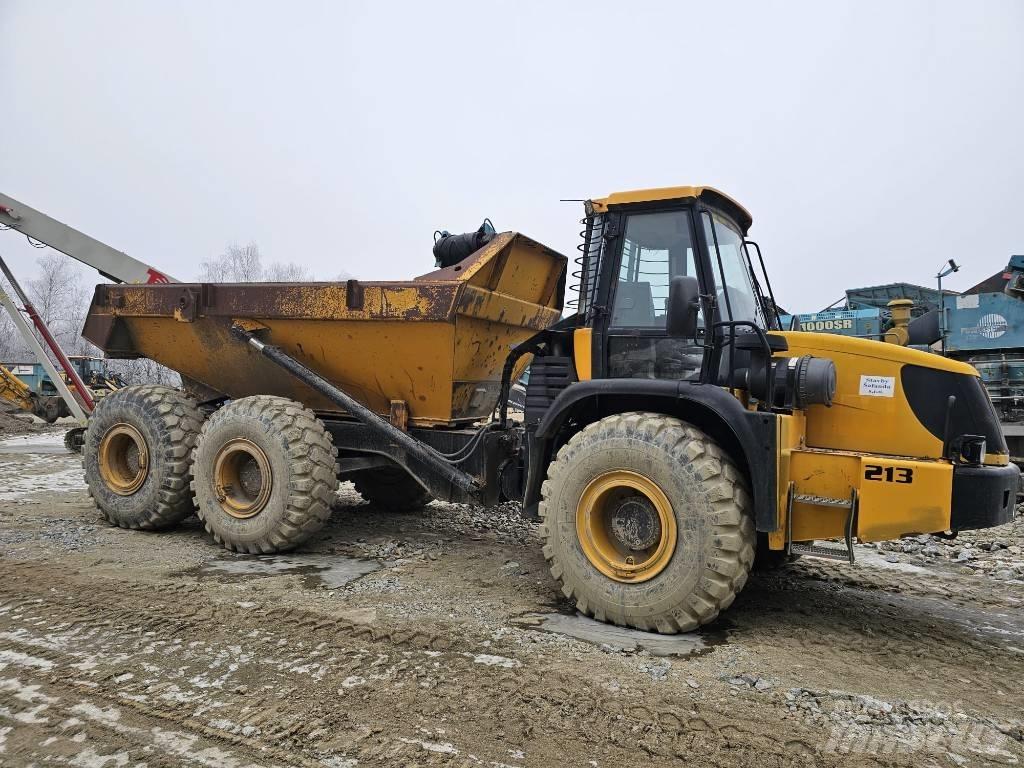 JCB 722 アーティキュレート式ダンプトラック