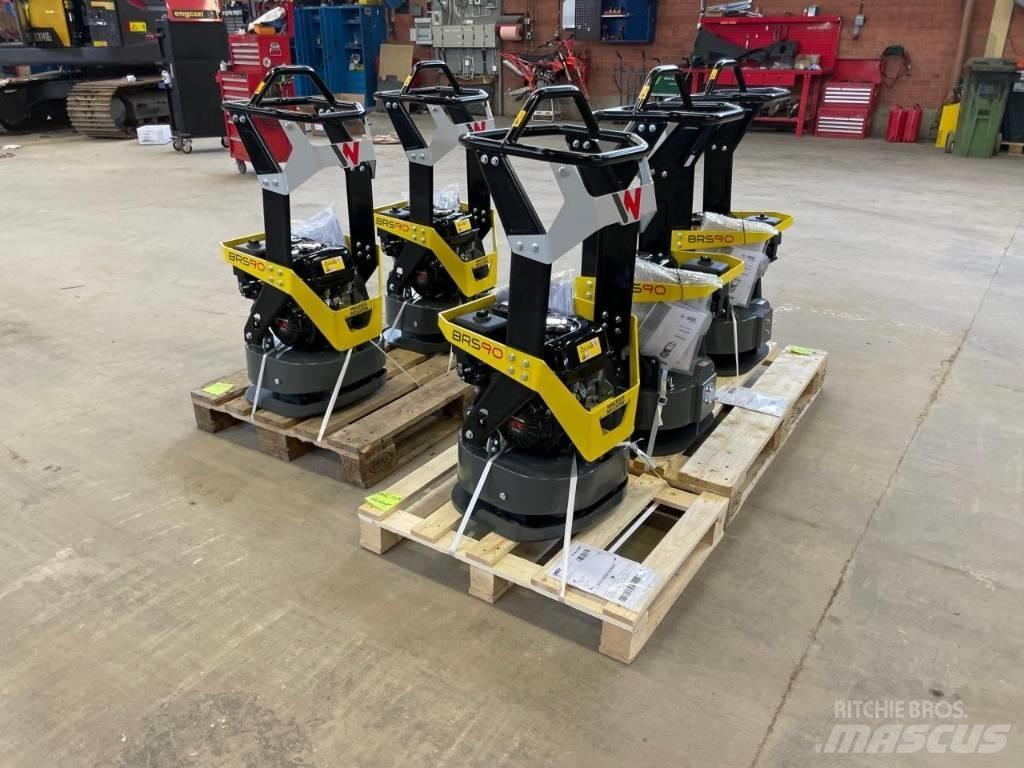 Wacker Neuson BRS 90 プレートコンパクター
