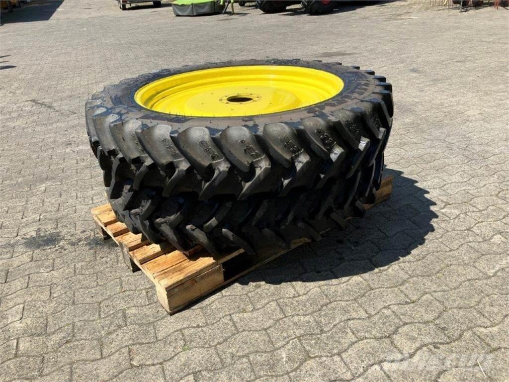BKT 320/90R42 タイヤ、ホイル、リム