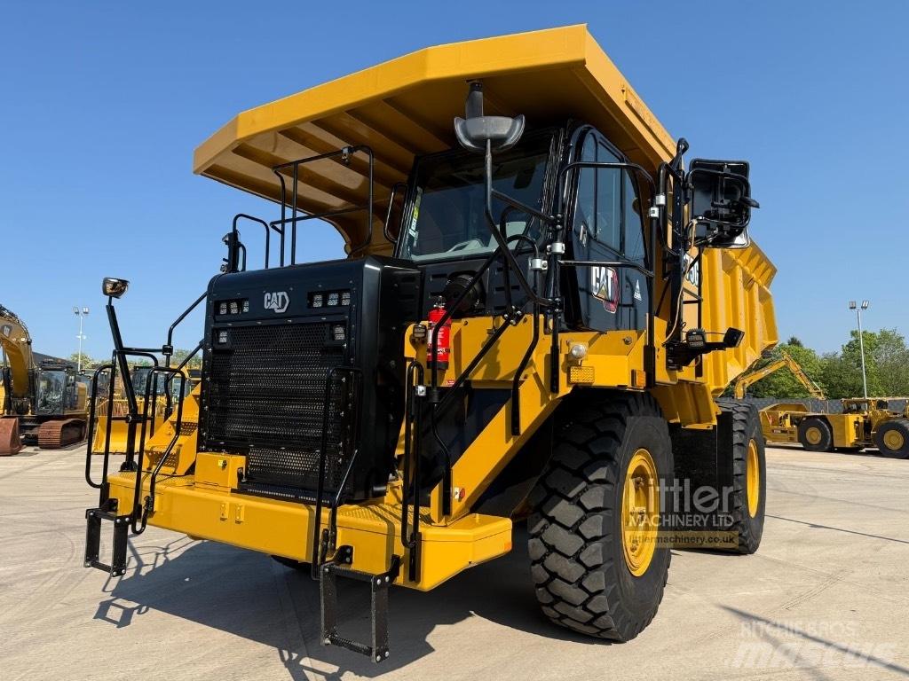 CAT 775 G リジットフレーム式ダンプトラック