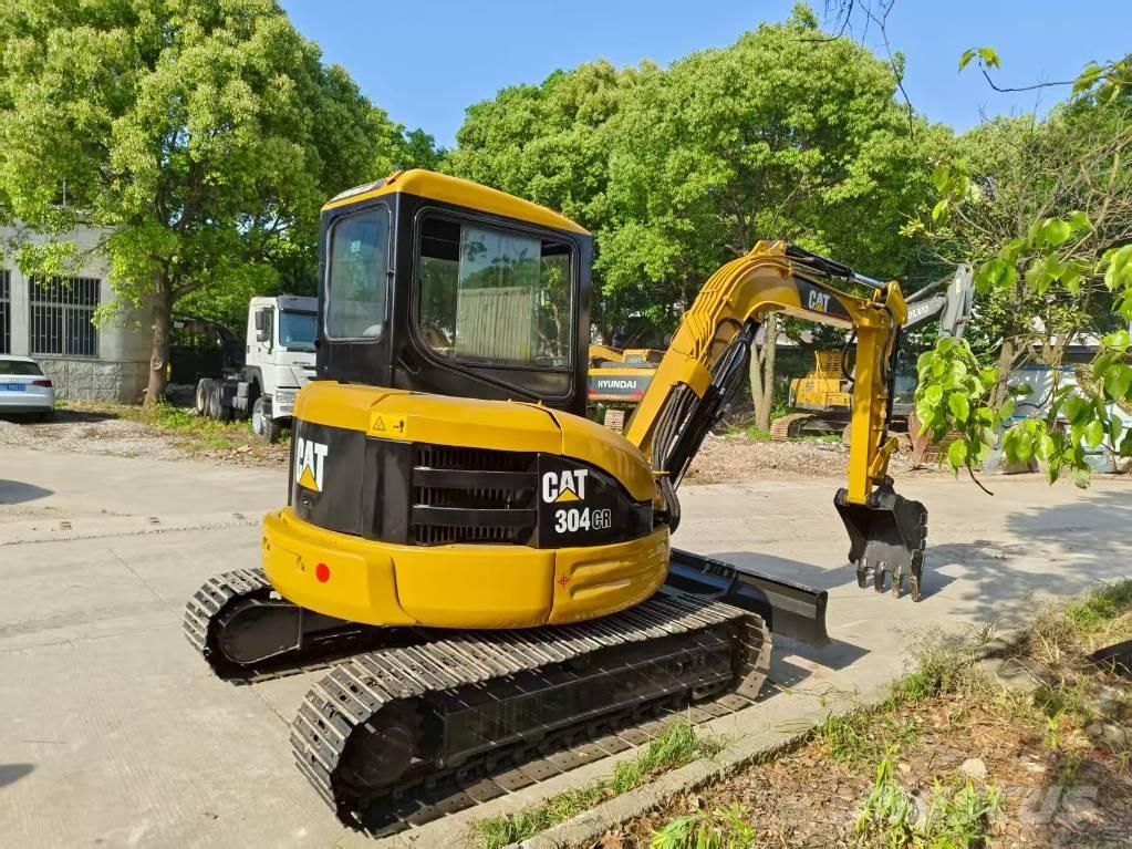 CAT 304 CR ミニ油圧ショベル 7t以下（ミニユンボ・ミニディガー）