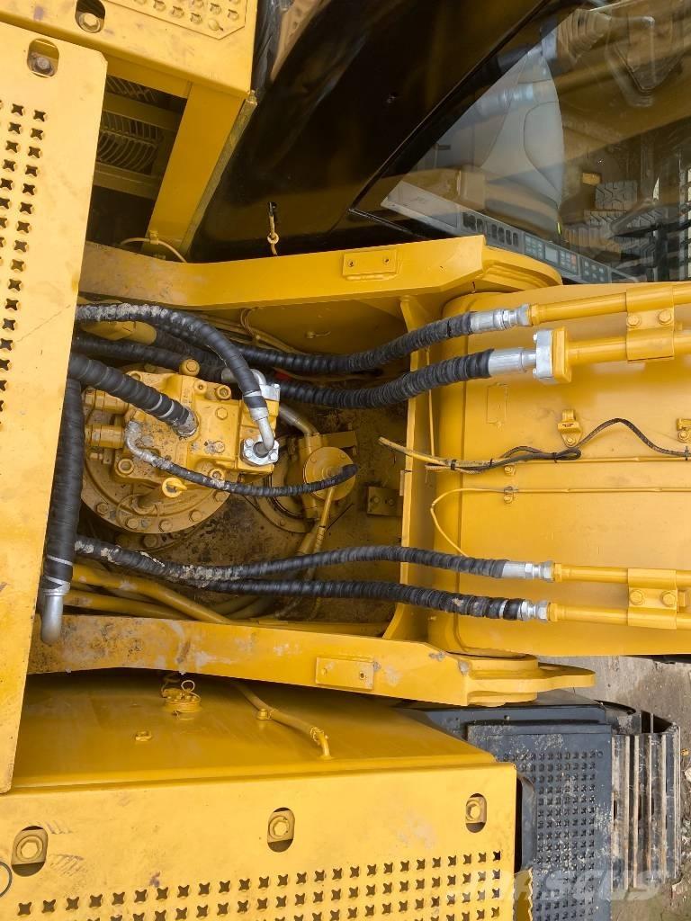CAT 330 D 大型油圧ショベル12t以上（パワーショベル・ユンボ）