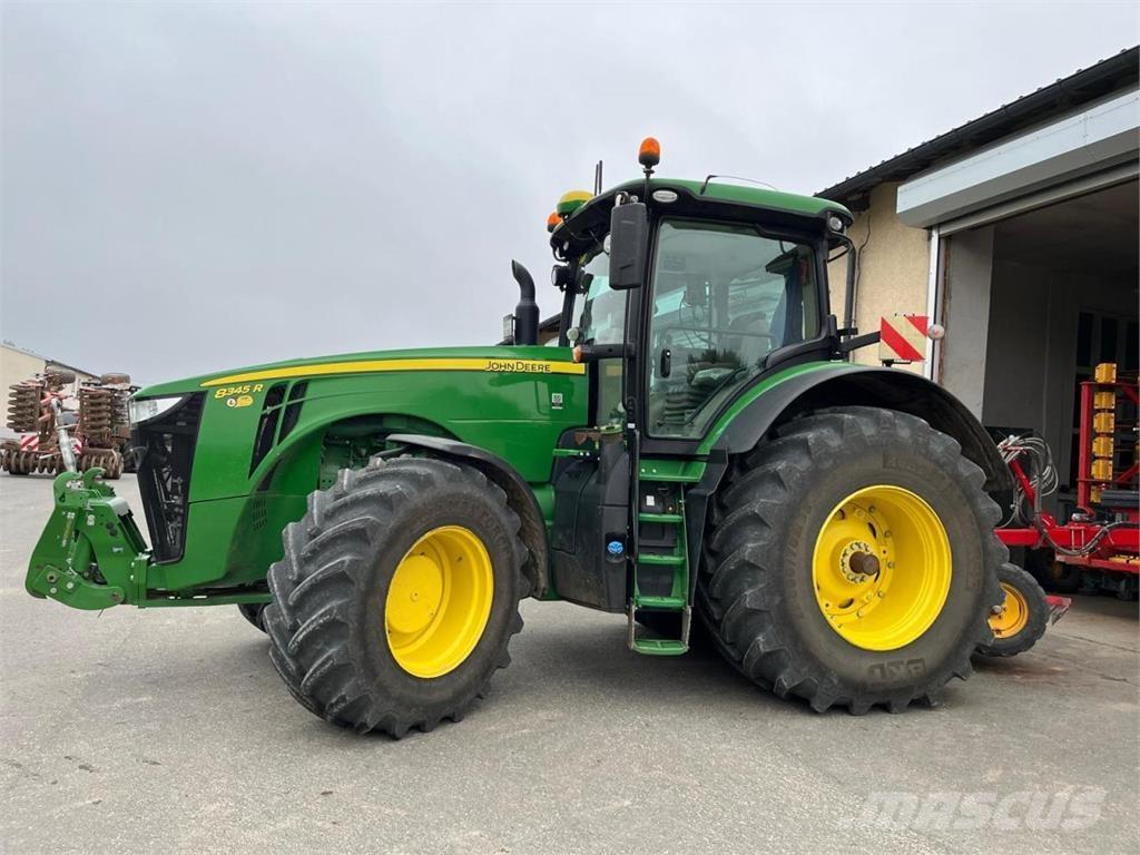 John Deere 8345R トラクター