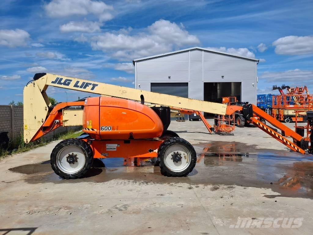 JLG 600AJ ブームリフト　屈伸型
