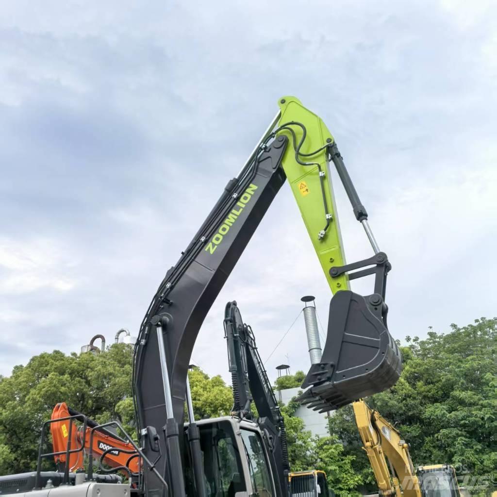 Zoomlion ZE215G 中型油圧ショベル 7ｔ-12ｔ（ユンボ・パワーショベル・バックホー）