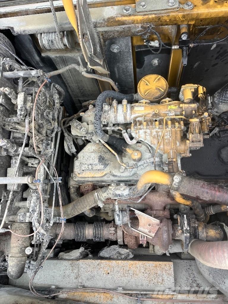 CAT 324 E 大型油圧ショベル12t以上（パワーショベル・ユンボ）