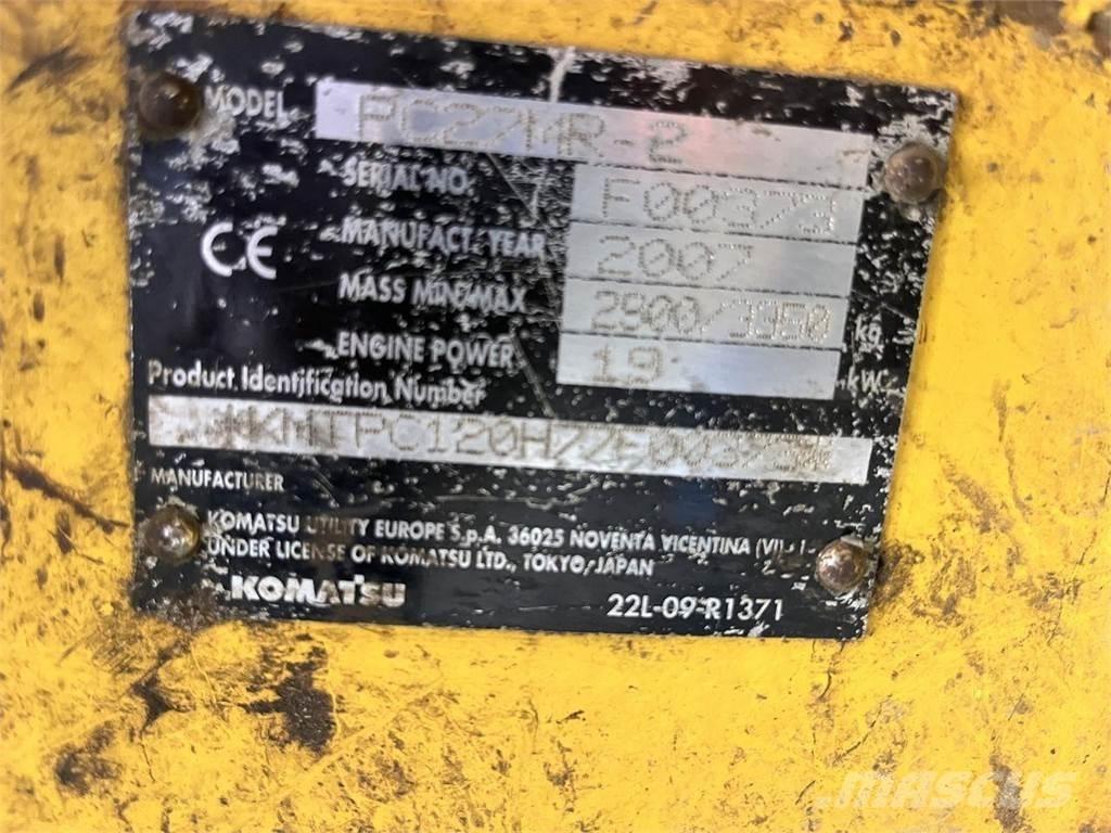 Komatsu PC27MR-2 ホイール式油圧ショベル（パワーショベル・ユンボ・バックホー）