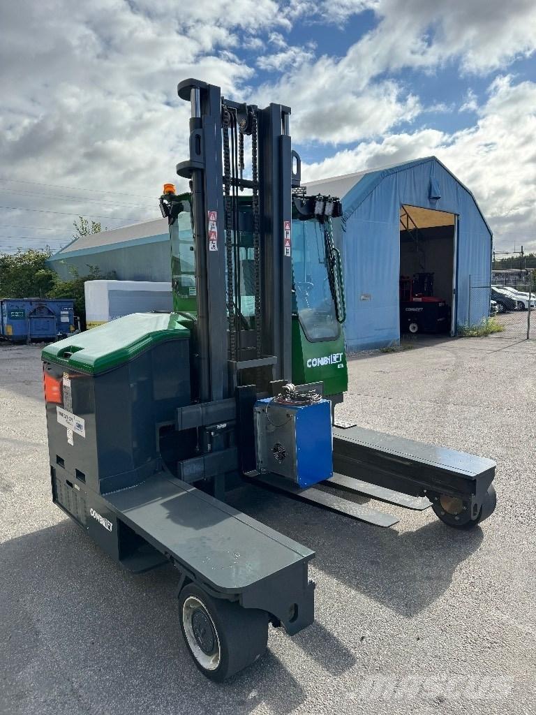 Combilift C4000ET 全方向リーチ型フォークリフト