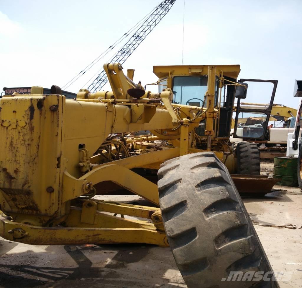 Komatsu GD 705 A-4A モーターグレーダー
