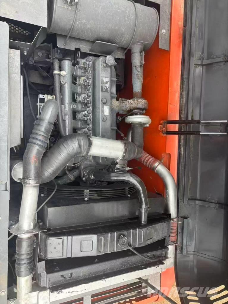 Doosan DX 225 大型油圧ショベル12t以上（パワーショベル・ユンボ）