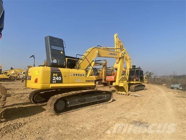 Komatsu PC 240-8 大型油圧ショベル12t以上（パワーショベル・ユンボ）