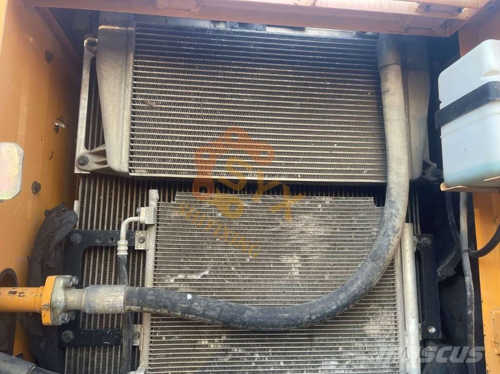 Hyundai Robex 225 大型油圧ショベル12t以上（パワーショベル・ユンボ）