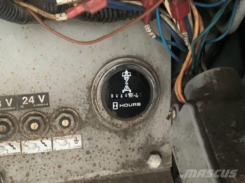 SkyJack SJ 8841 シザースリフト