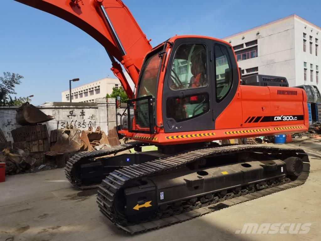 Doosan DX 300 大型油圧ショベル12t以上（パワーショベル・ユンボ）