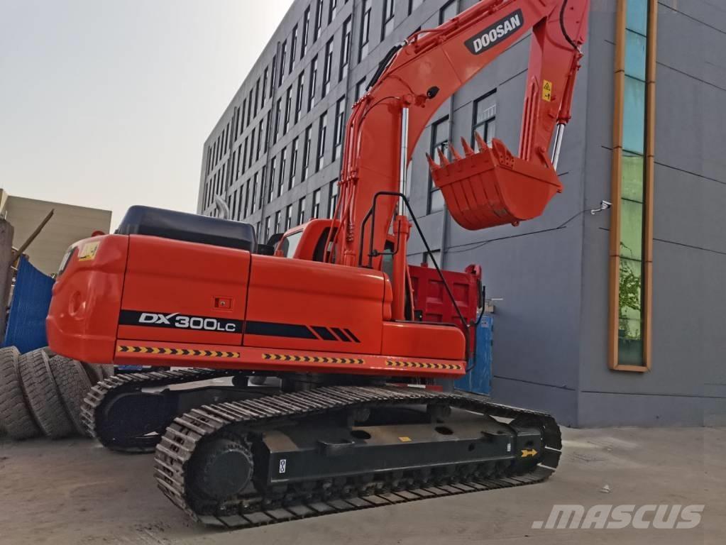 Doosan DX 300 大型油圧ショベル12t以上（パワーショベル・ユンボ）