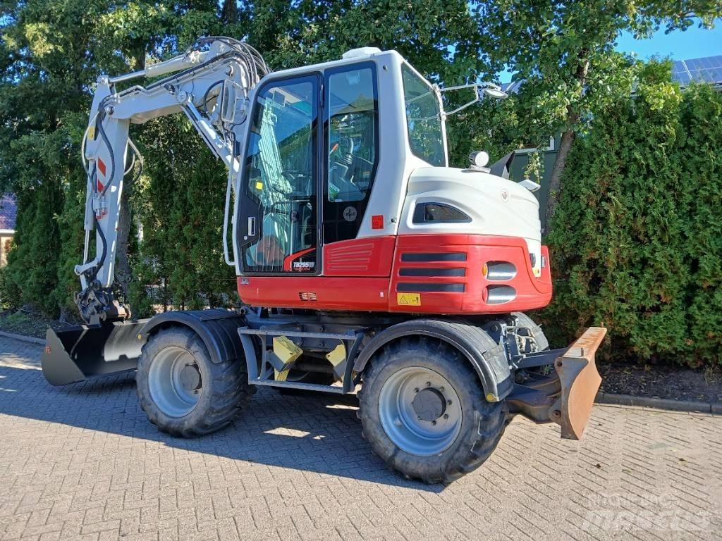 Takeuchi TB 295 W ホイール式油圧ショベル（パワーショベル・ユンボ・バックホー）