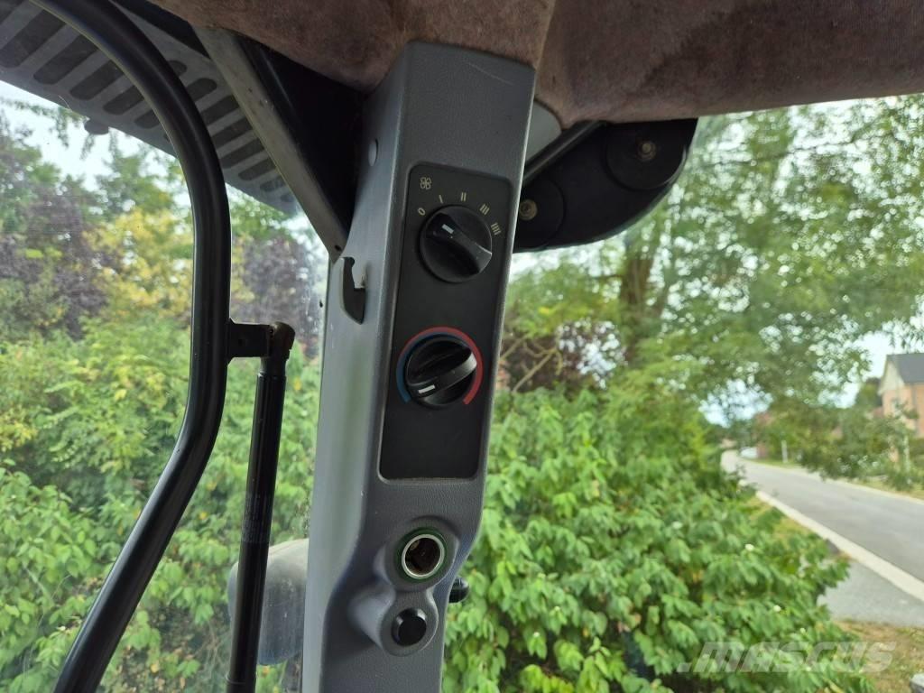 New Holland TS 100 A トラクター