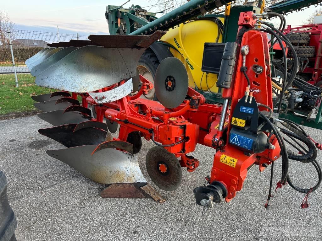 Kuhn Vari-Master 123 リバーシブルプラウ