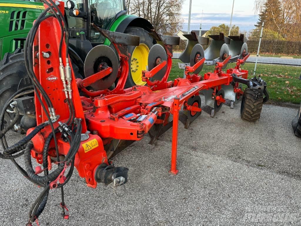 Kuhn Vari-Master 123 リバーシブルプラウ