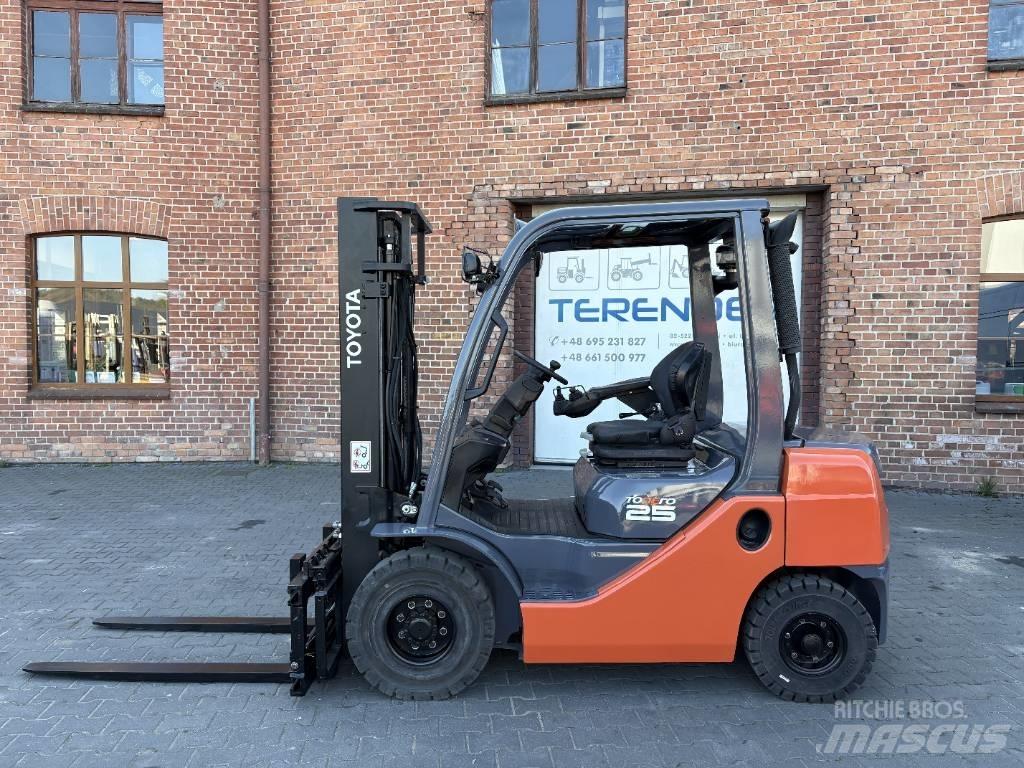 Toyota 02-8 FDF 25 ディーゼル・軽油