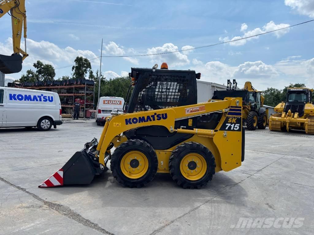 Komatsu SK 715-8 スキッドステアローダー
