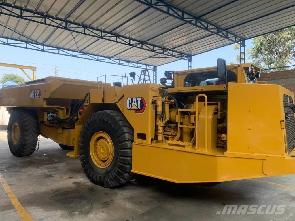 CAT AD 22 ダンプ