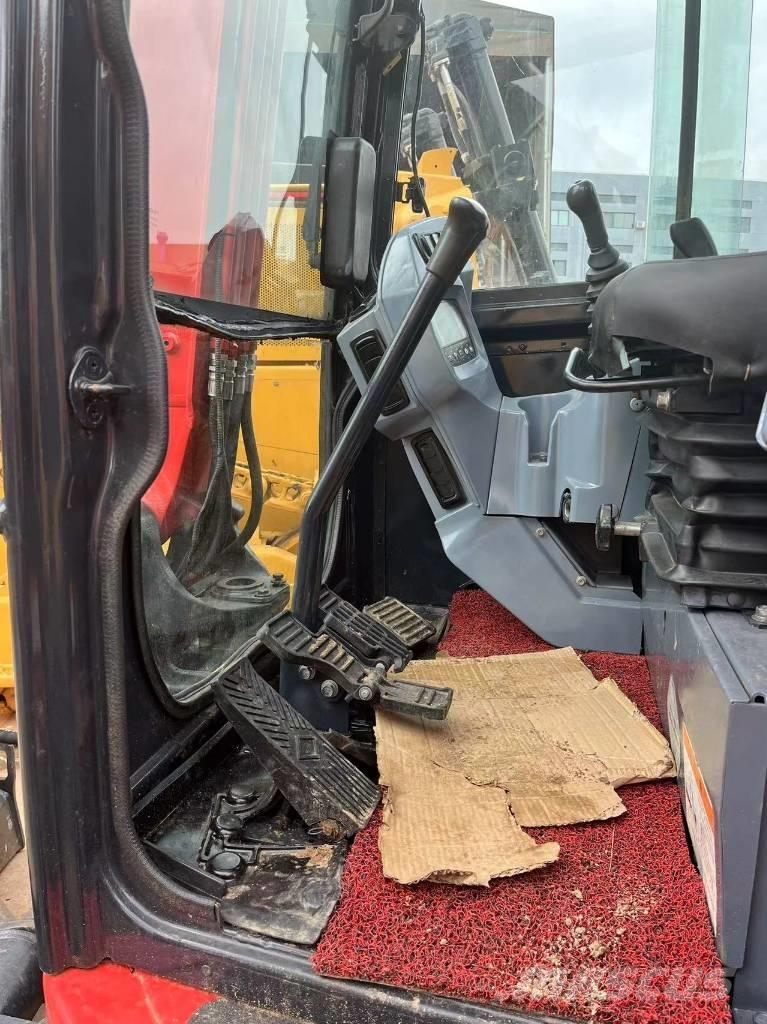 Kubota KX 163 ミニ油圧ショベル 7t以下（ミニユンボ・ミニディガー）