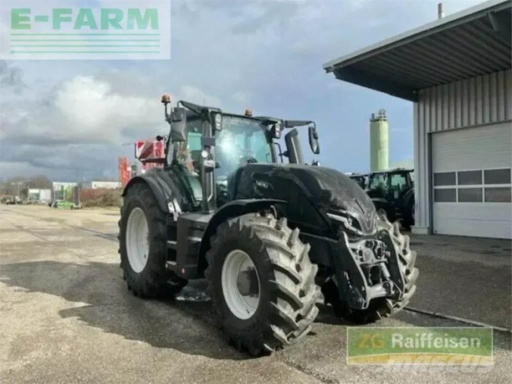 Valtra q245 トラクター