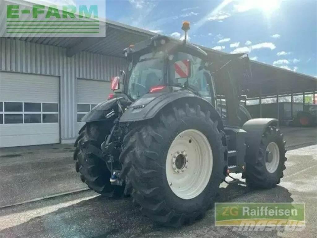 Valtra q245 トラクター