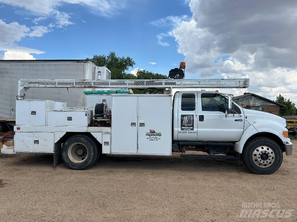 Ford F 750 XL 多目的／汎用車両