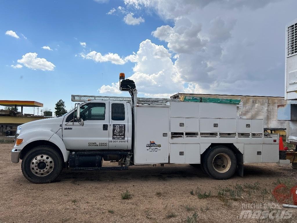 Ford F 750 XL 多目的／汎用車両