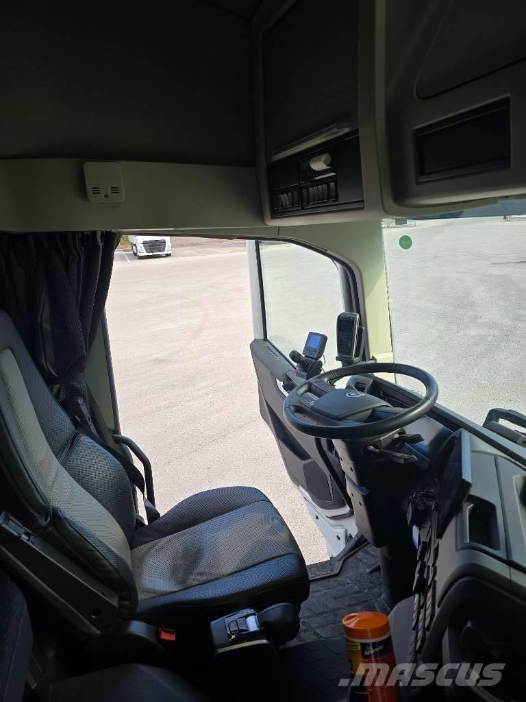 Volvo FM Electric アームロール