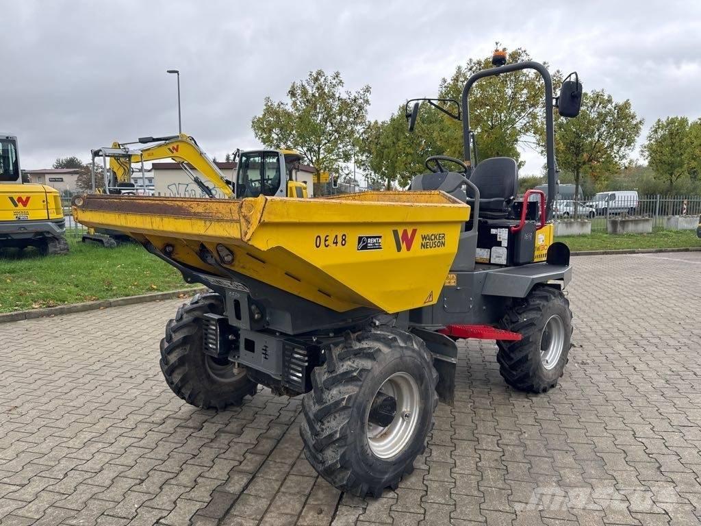 Wacker Neuson DW30 サイト　ダンプ