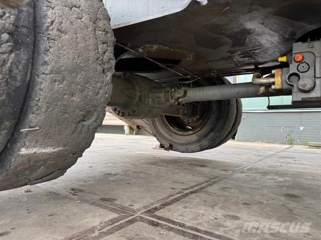 Liebherr A 924 C 廃棄物／工業産廃処理機
