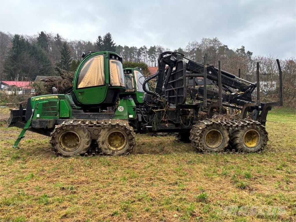 John Deere 1010 E フォワーダー