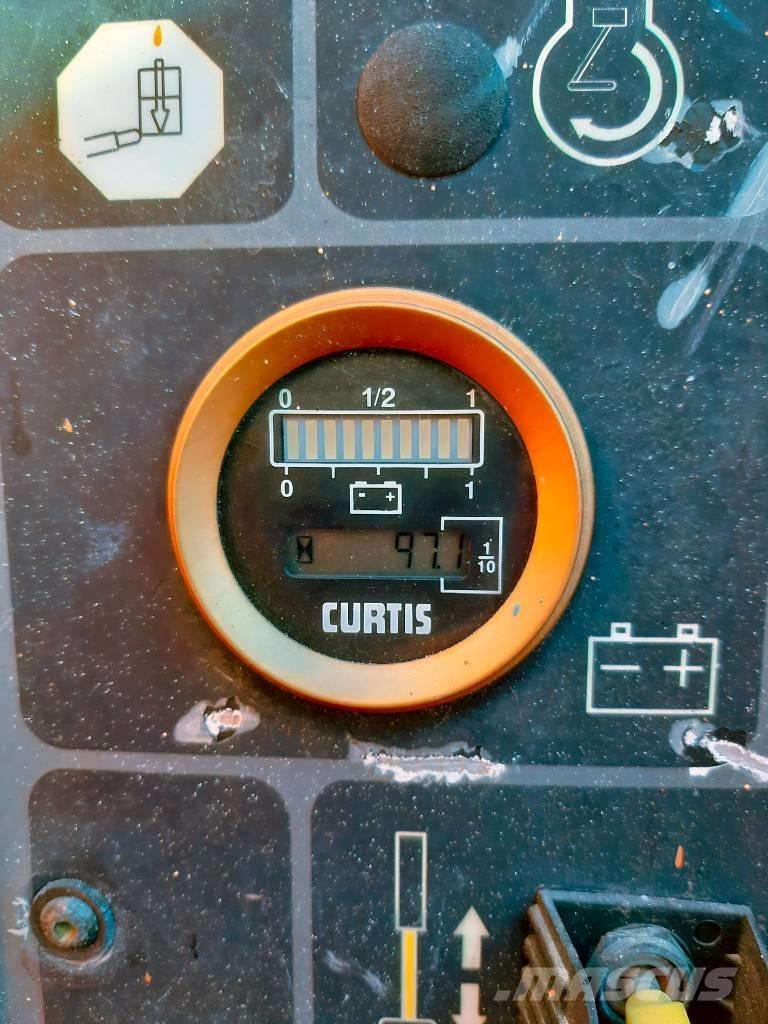 JLG E 450 A ブームリフト　屈伸型