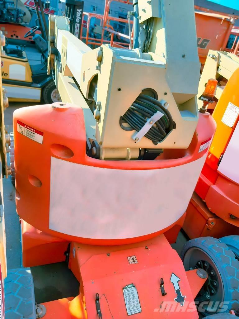 JLG E 450 A ブームリフト　屈伸型